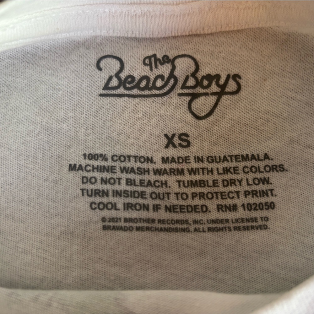 The Beach Boys Graphic Band Tee- White with Red Car Design | Unisex Size Small - Picture 3 of 3